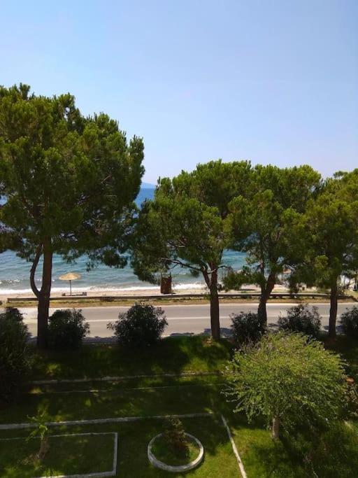 Sun & Sea : Malaki Seaside Apartment Екстериор снимка