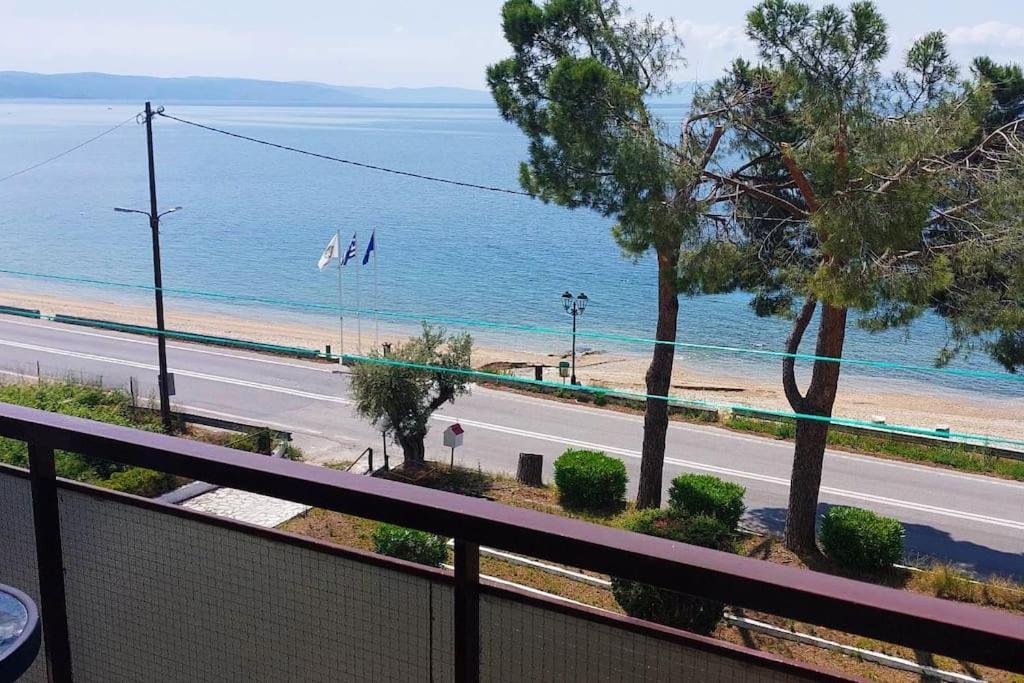 Sun & Sea : Malaki Seaside Apartment Екстериор снимка