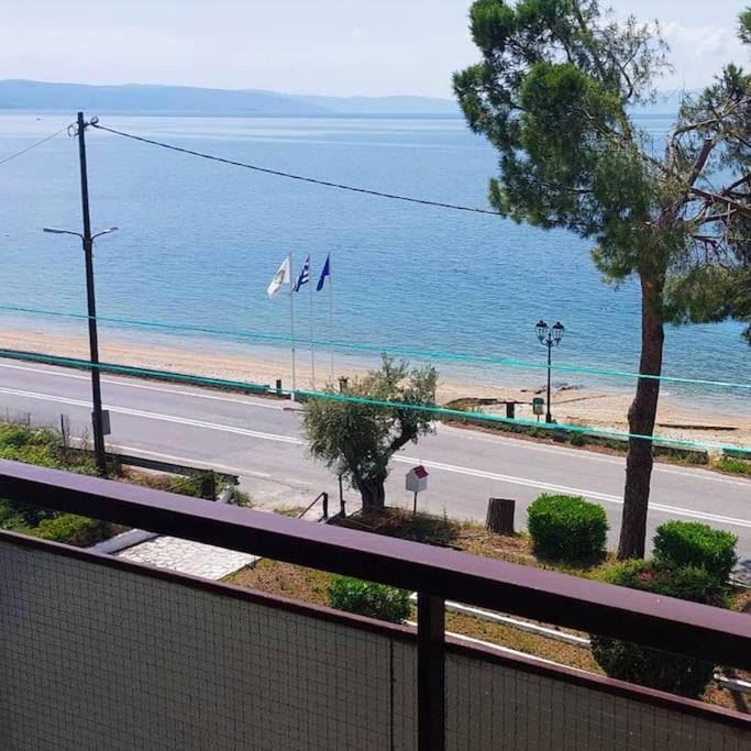 Sun & Sea : Malaki Seaside Apartment Екстериор снимка